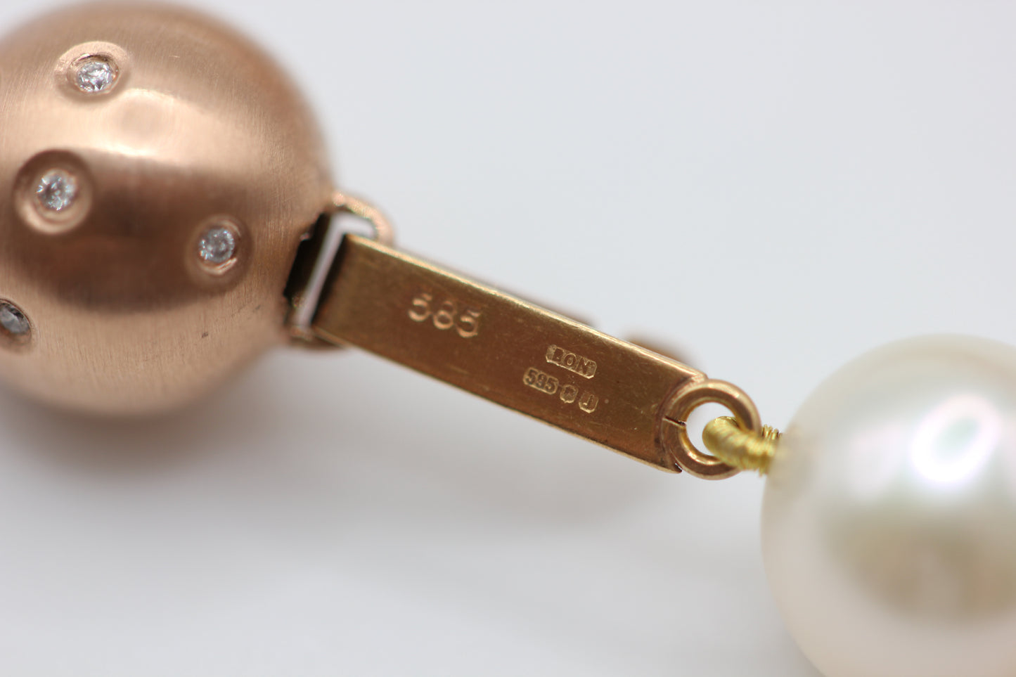 Princess pearl necklace