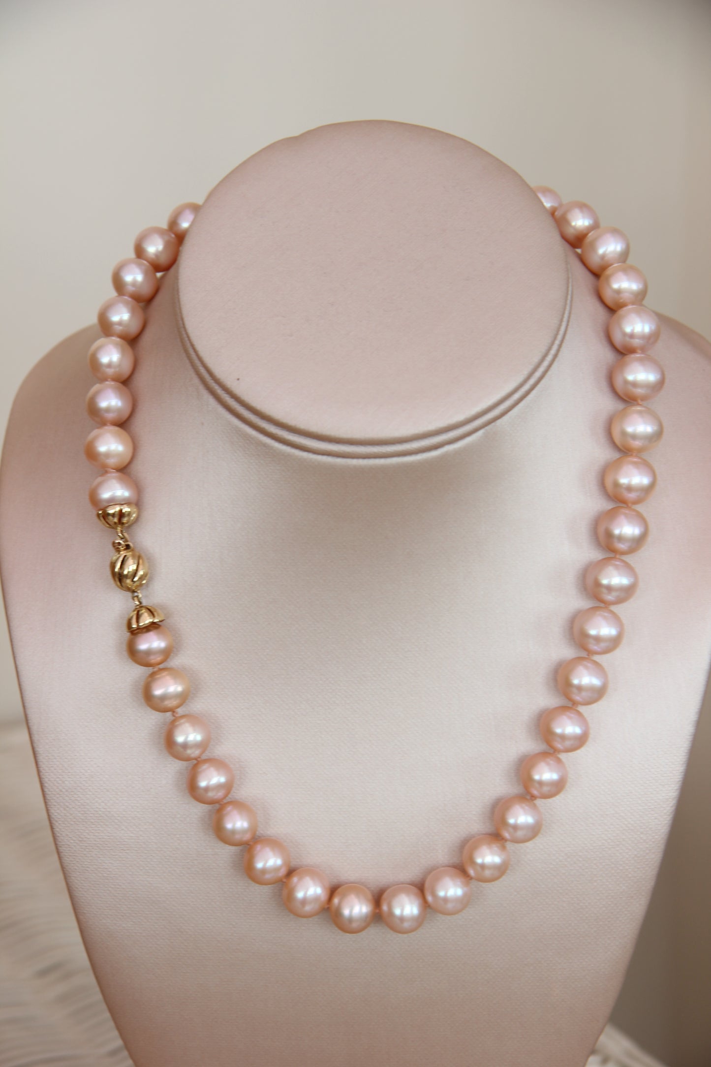 Pink pearls necklace