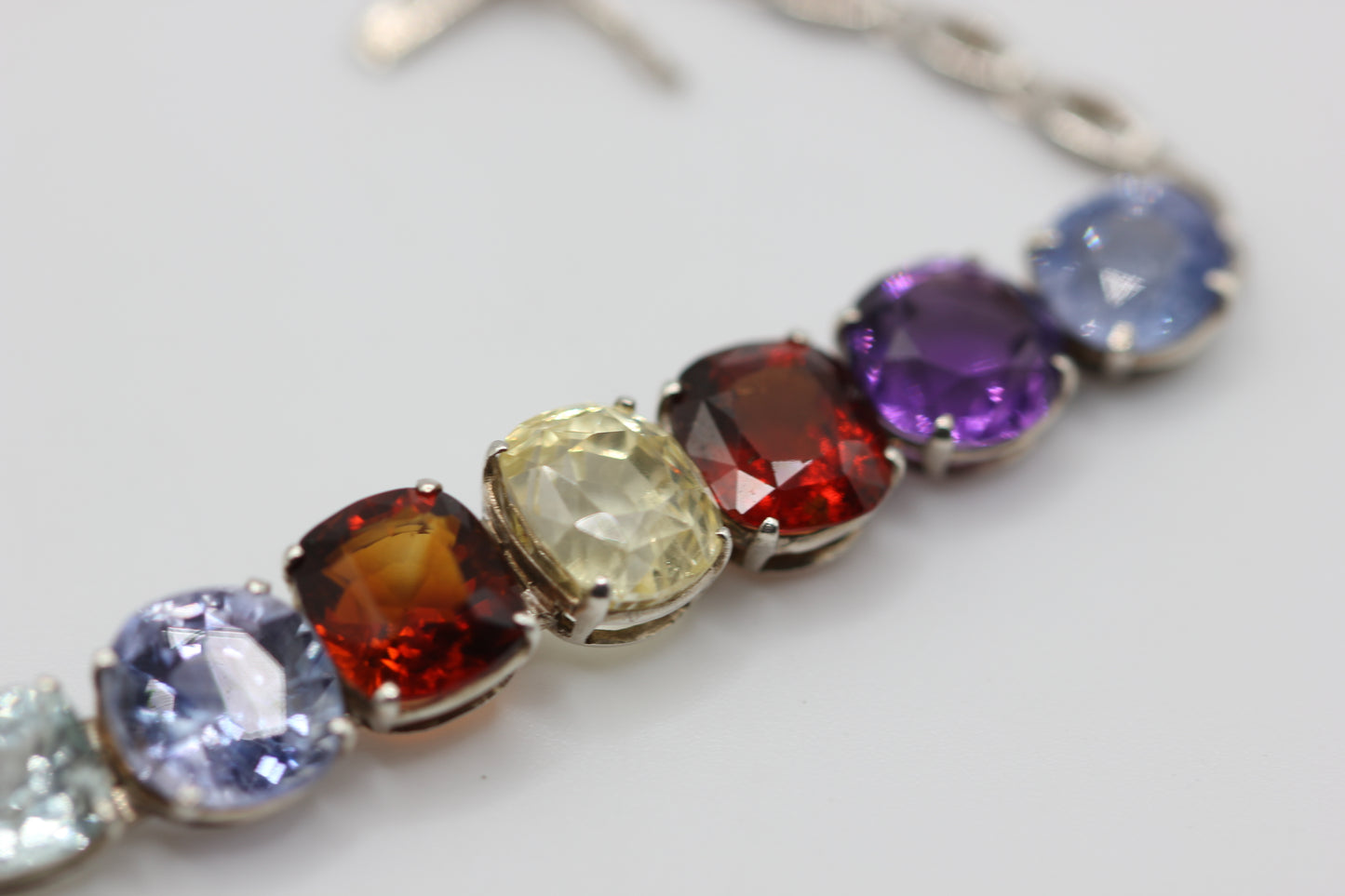Multi-gem bracelet