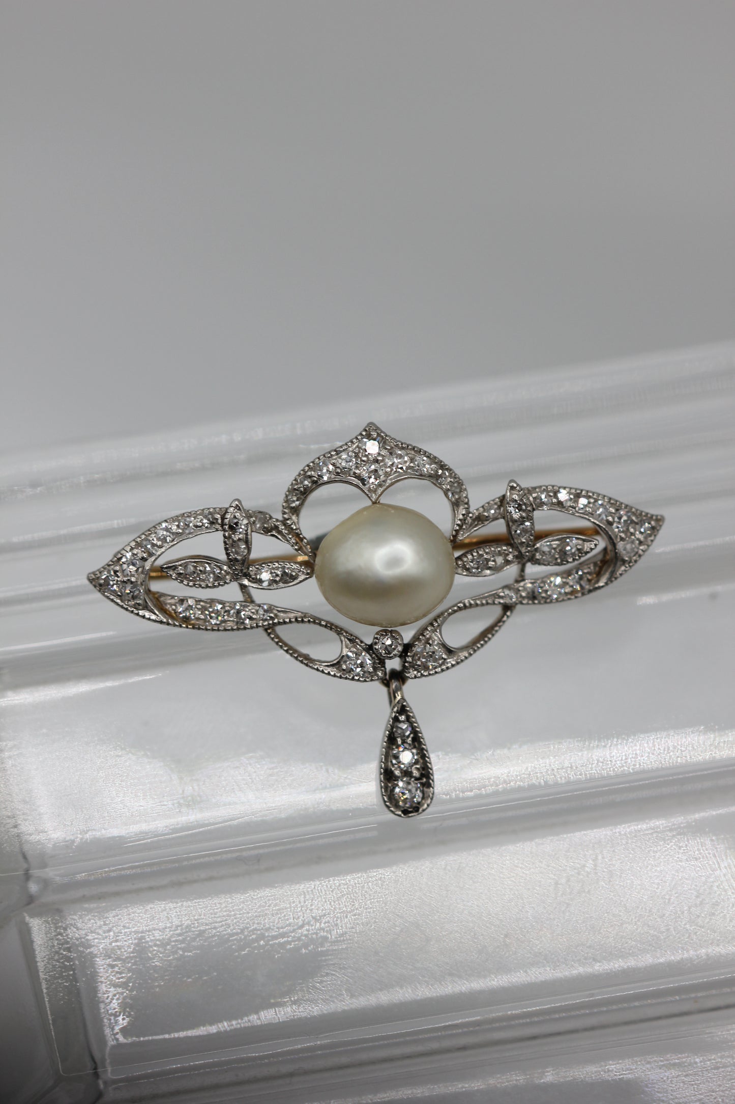 Art Nouveau brooch