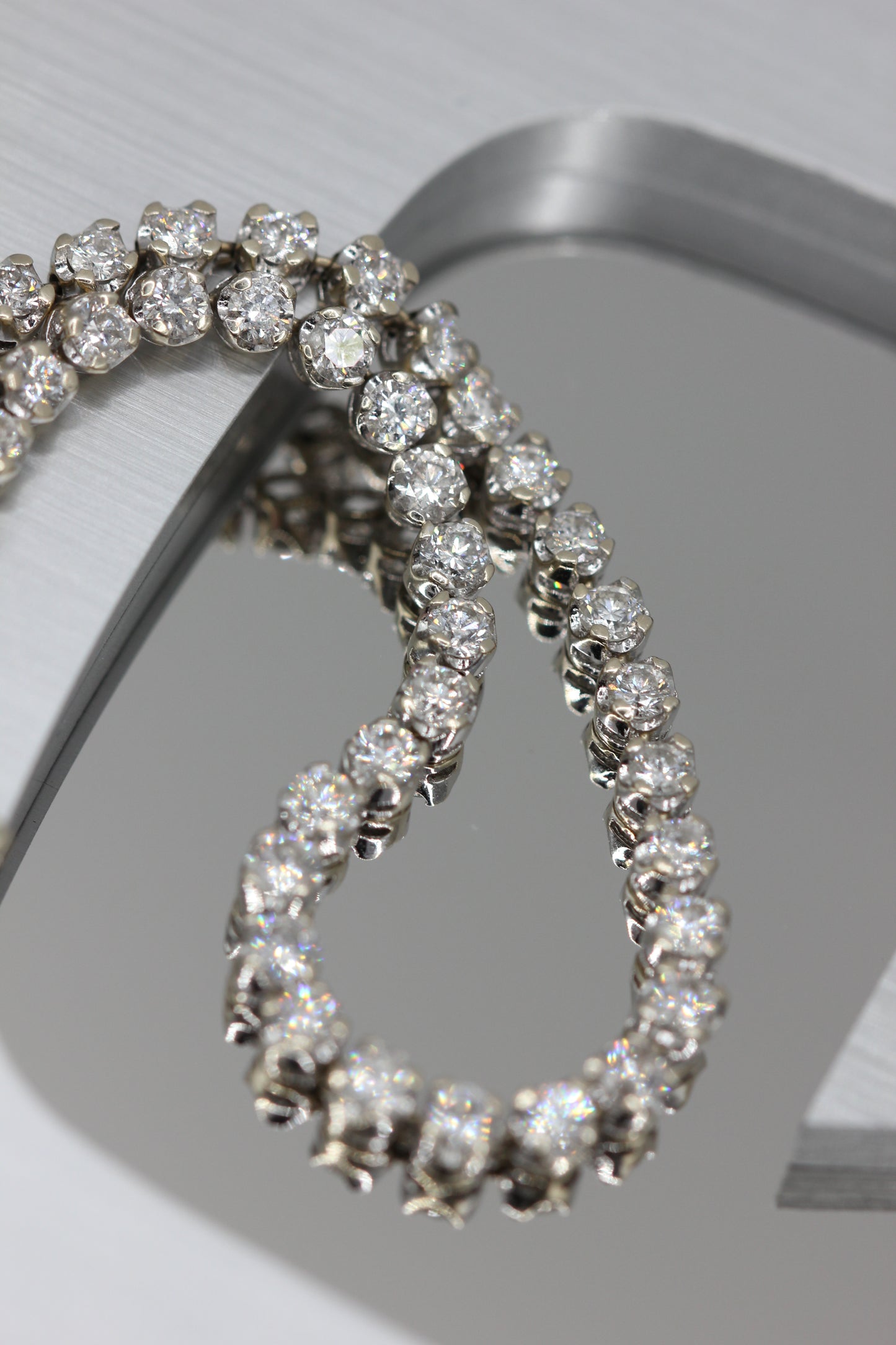 Line bracelet