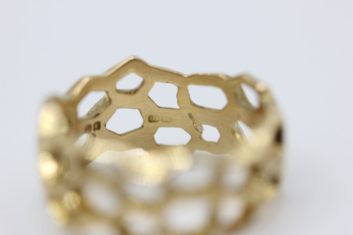Honeycomb ring