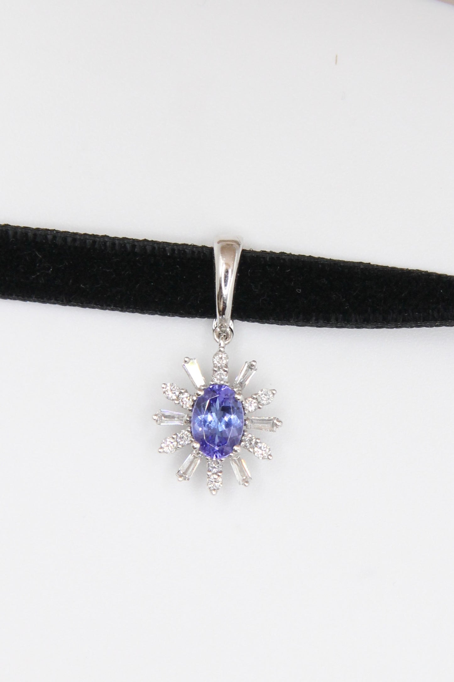 Tanzanite and diamond pendant