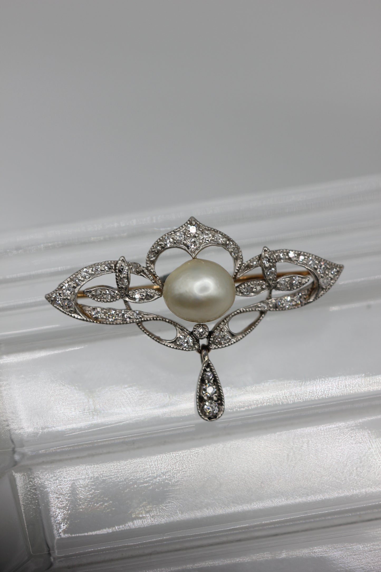 Art Nouveau brooch