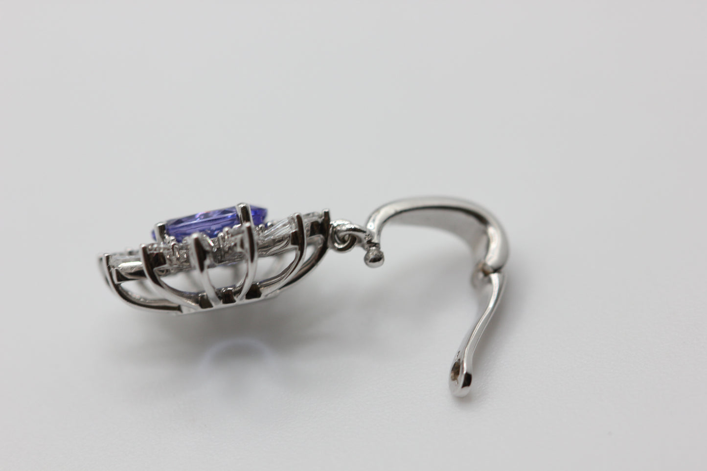 Tanzanite and diamond pendant