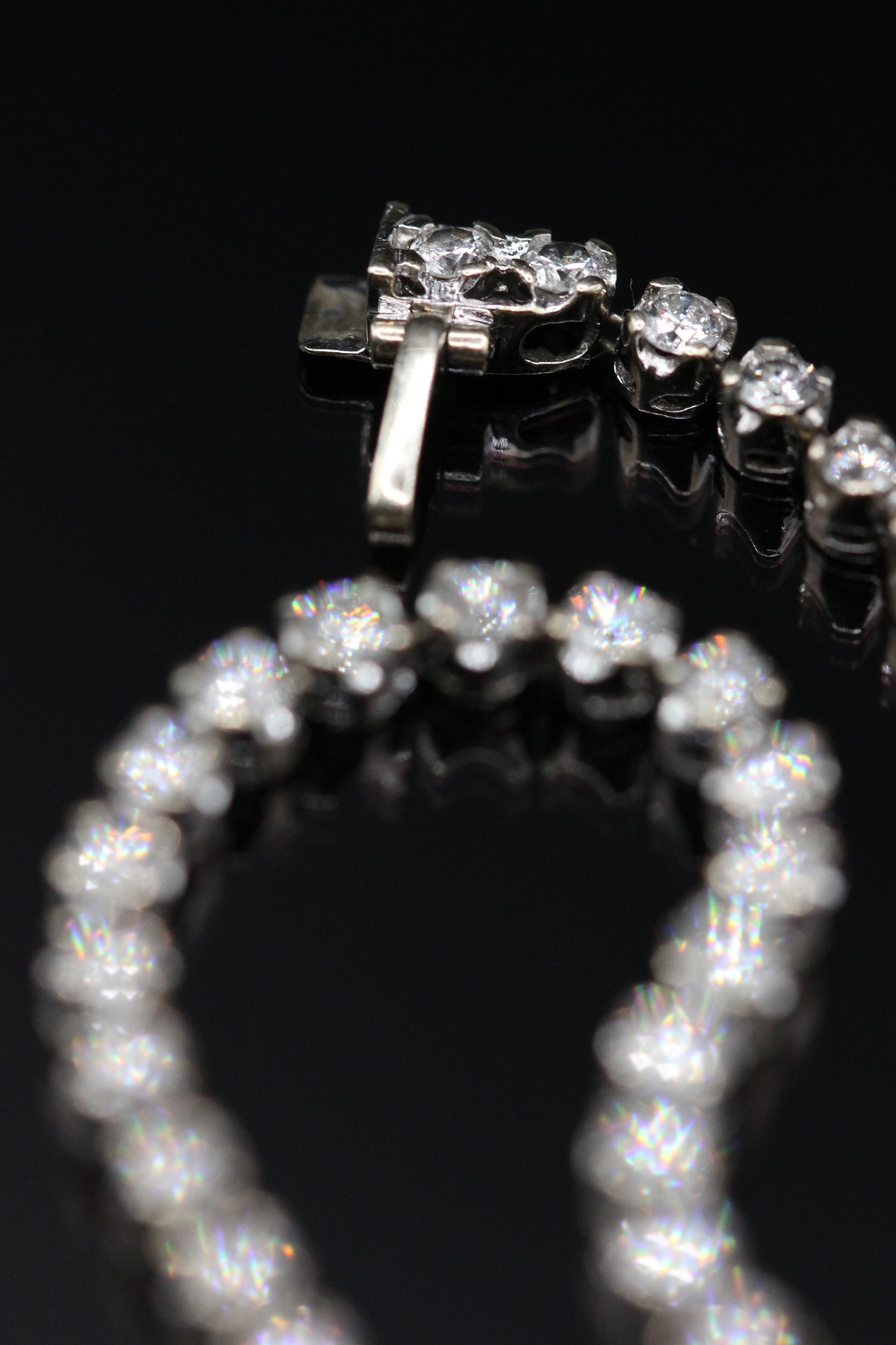 Line bracelet