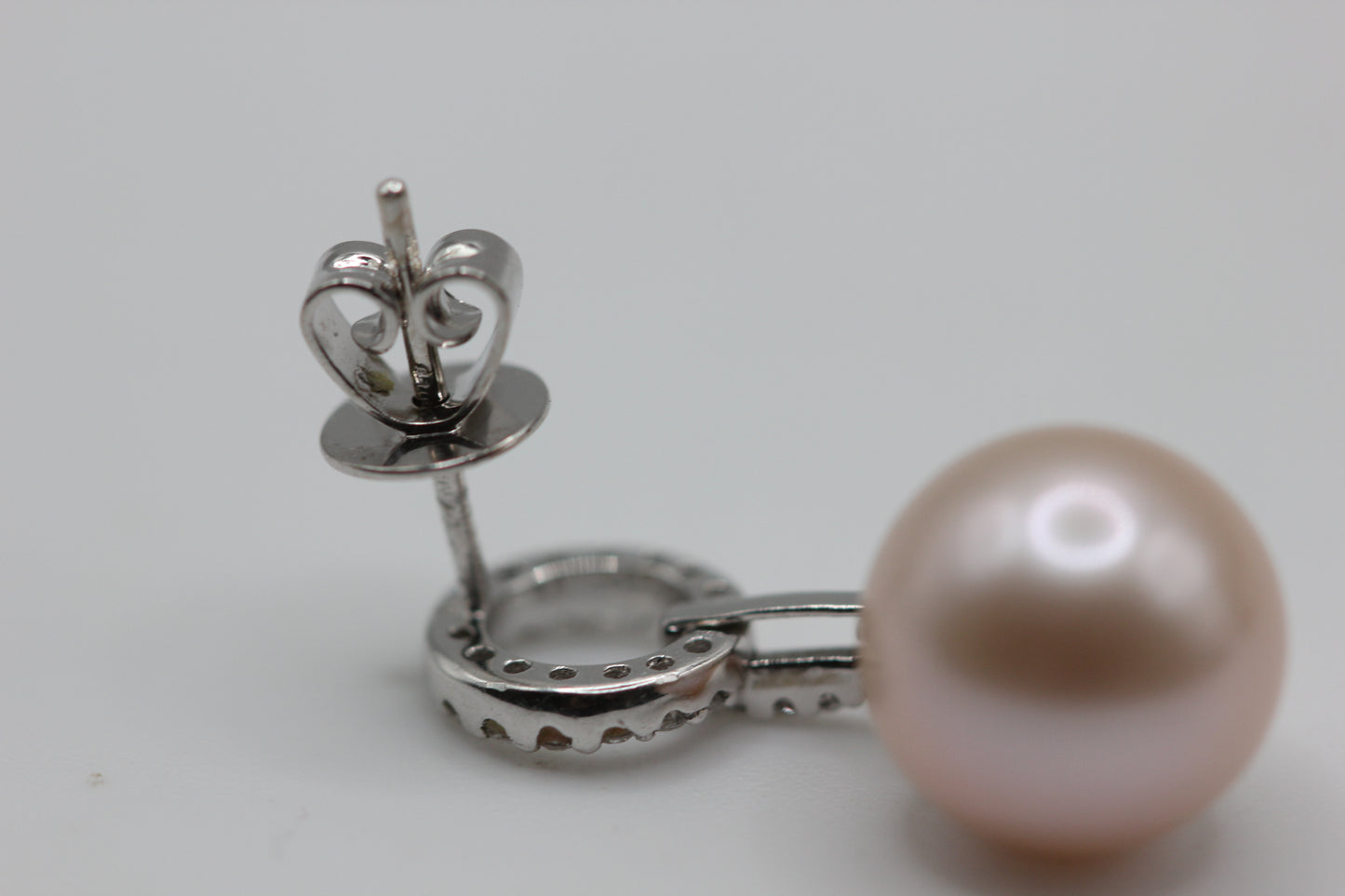 Pearl and diamond drop earring