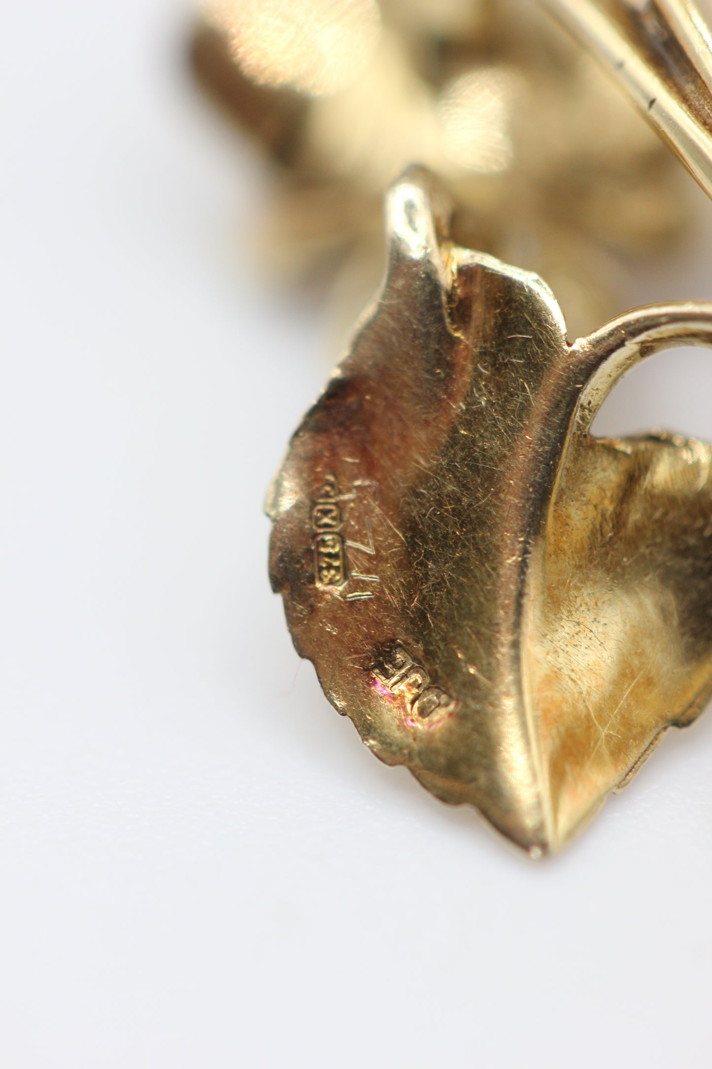 Flower brooch