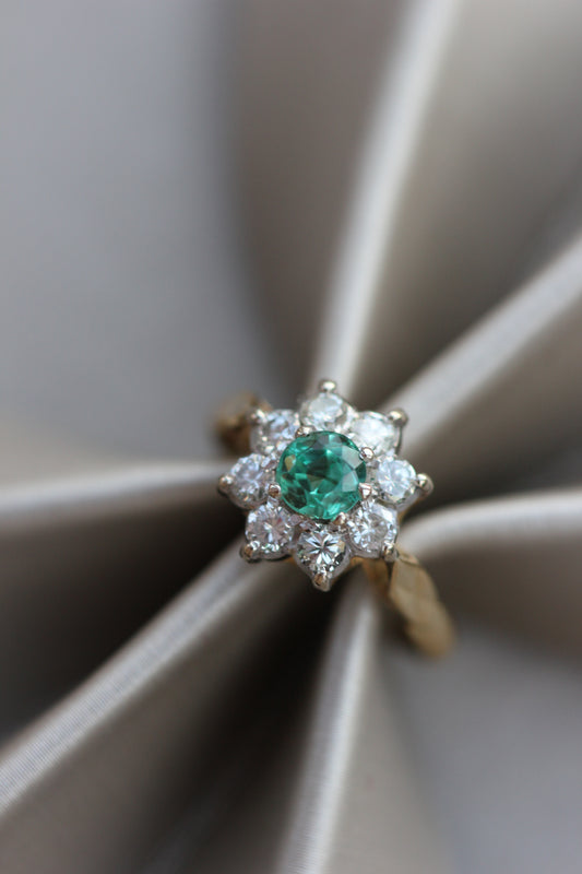 Emerald cluster ring