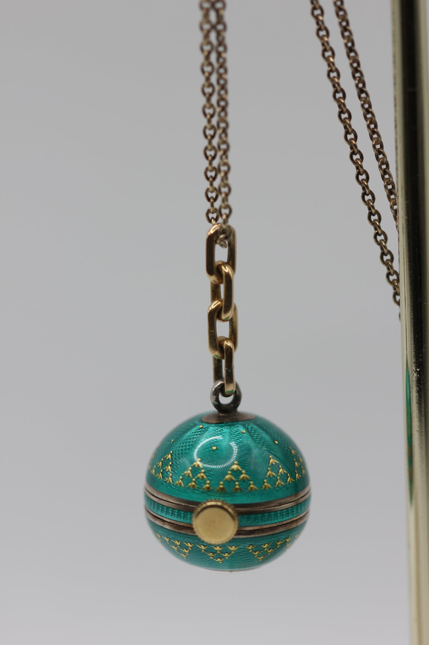 Pendant watch