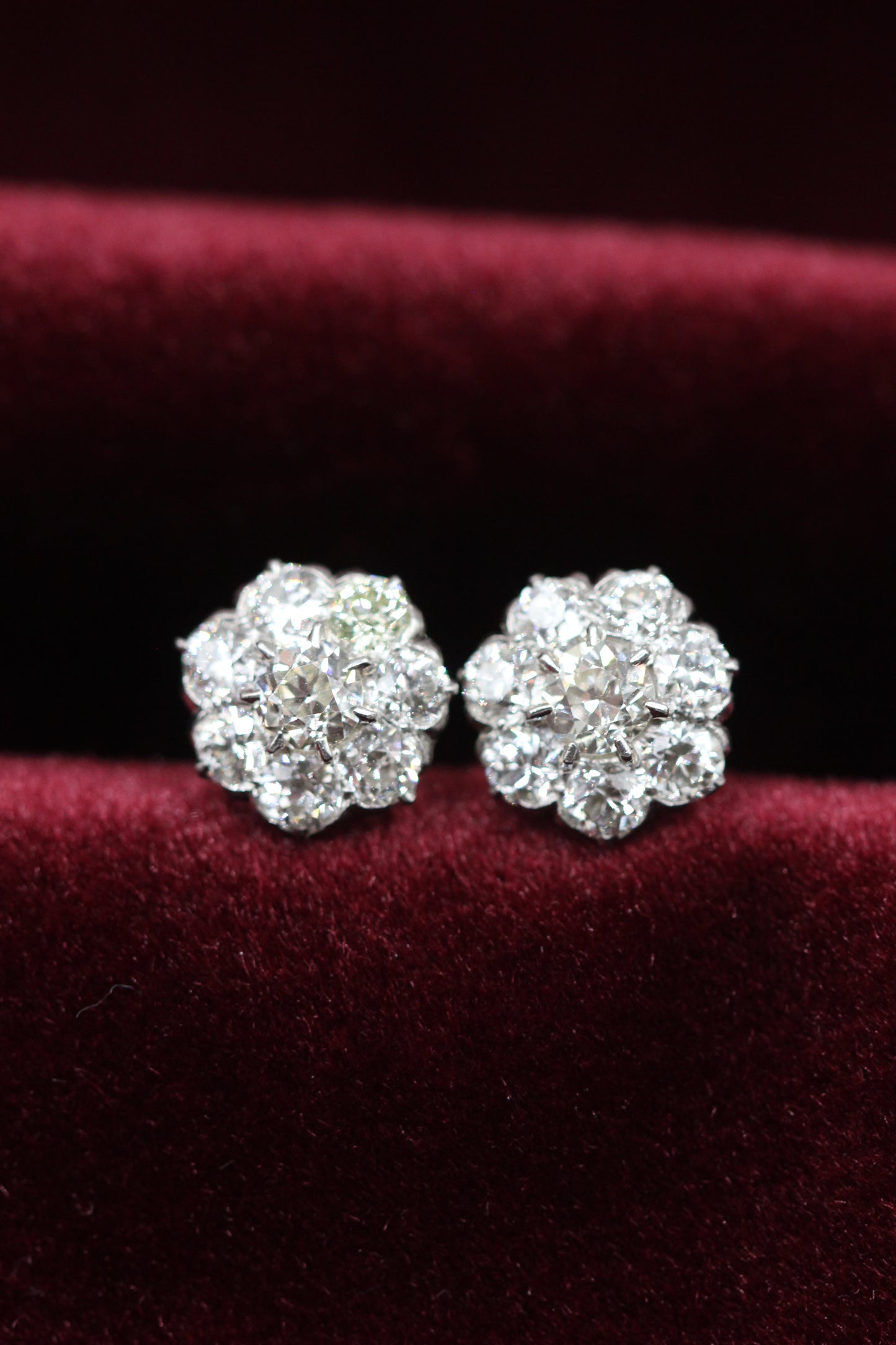 Diamond clusters earrings