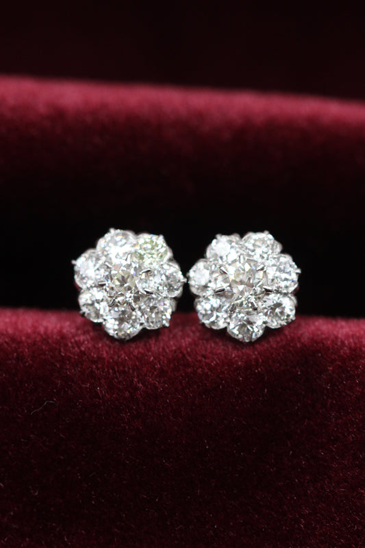 Diamond clusters earrings