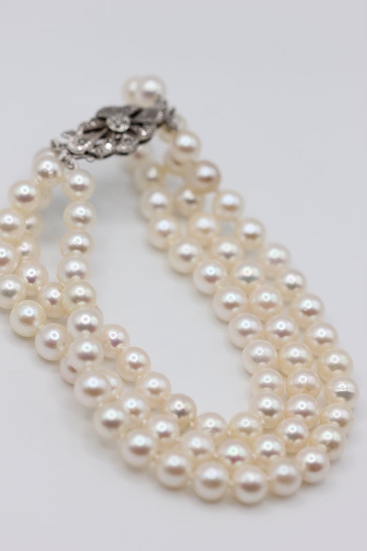 Pearl bracelet