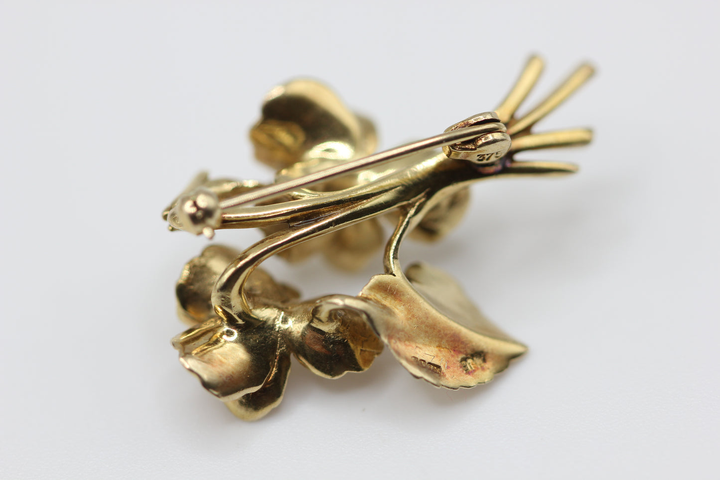 Flower brooch