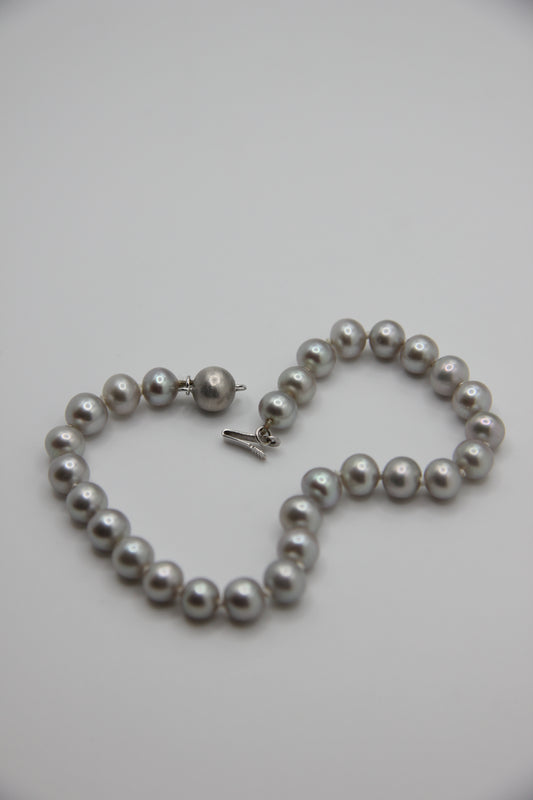 Pearl bracelet