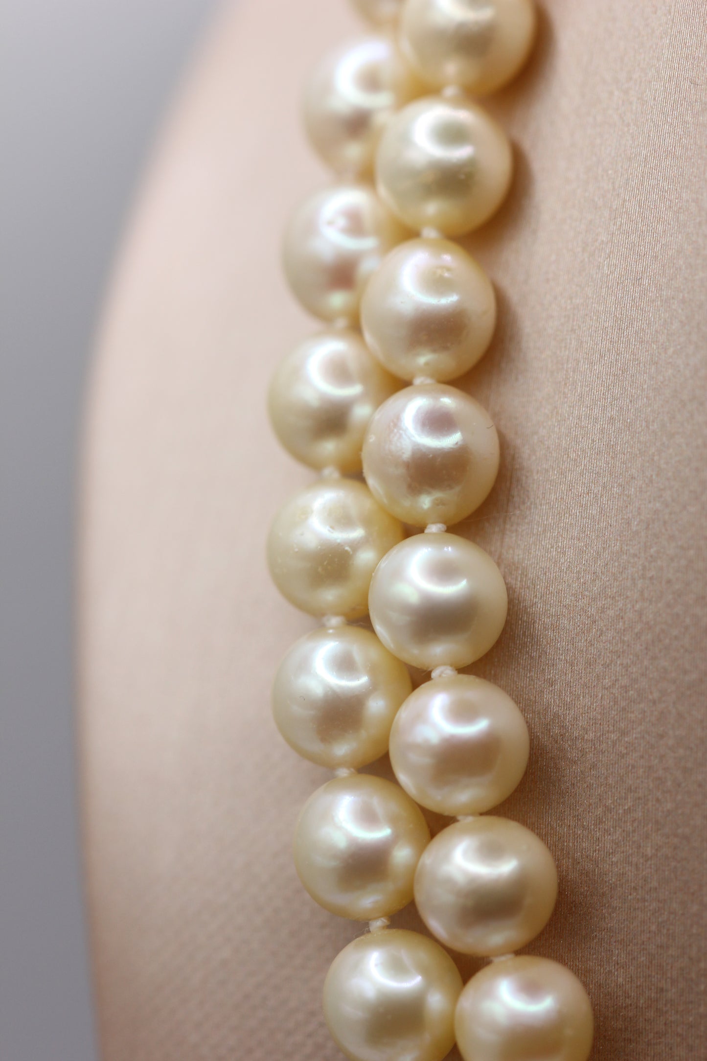 Art Deco Two-Strand Cream Pearl Necklace with Ornate Diamond Clasp