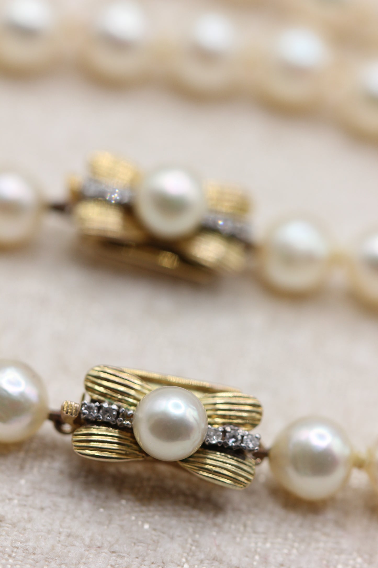 Pearl chocker and sautoir in one