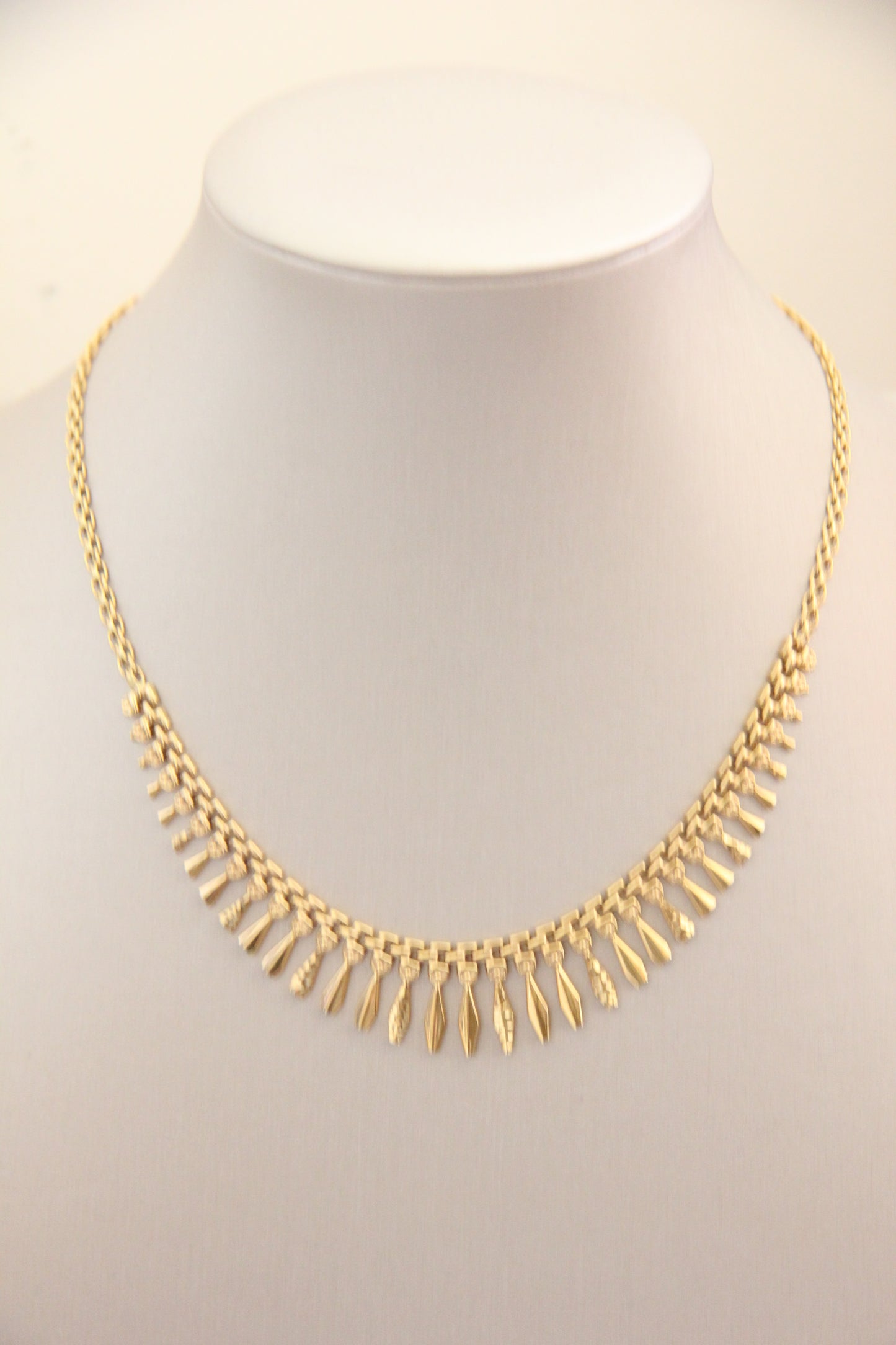Fringe necklace
