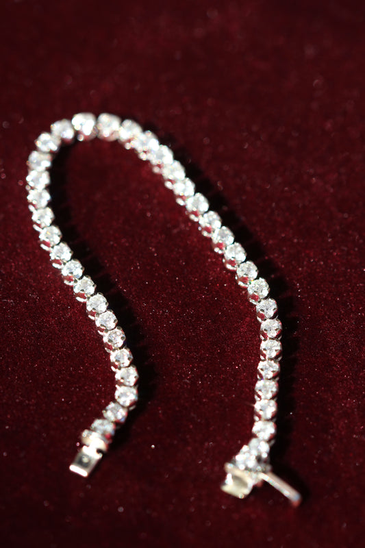 Line bracelet