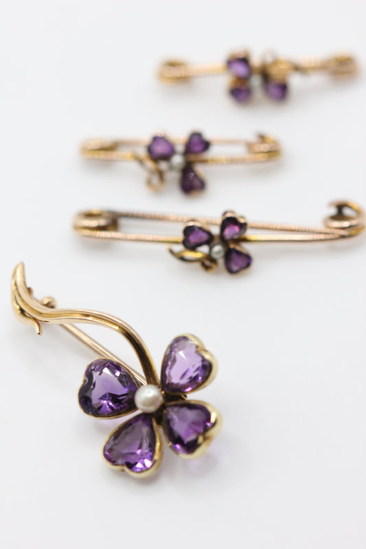 Flower brooches set