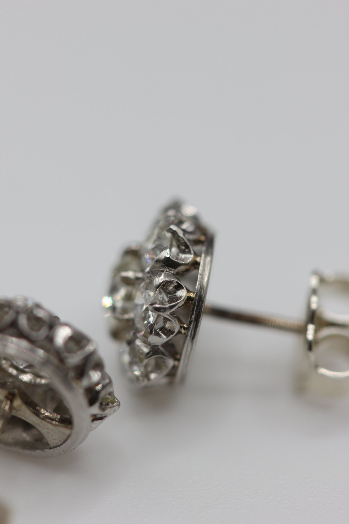 Diamond clusters earrings