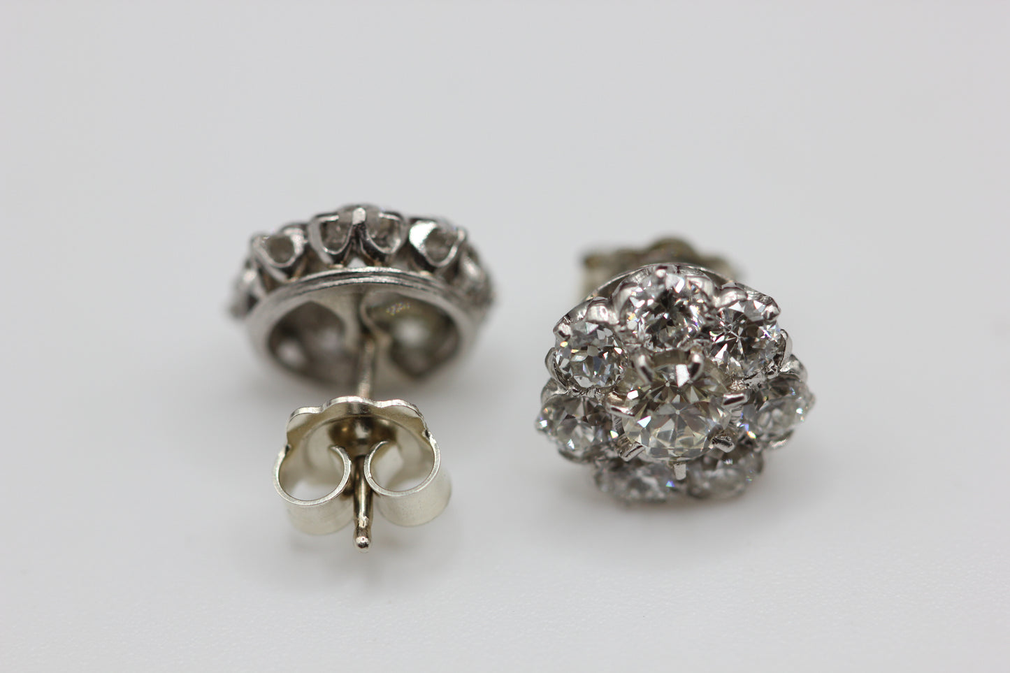 Diamond clusters earrings
