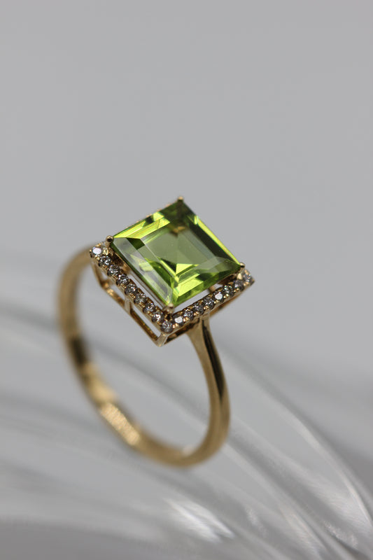 Peridot ring