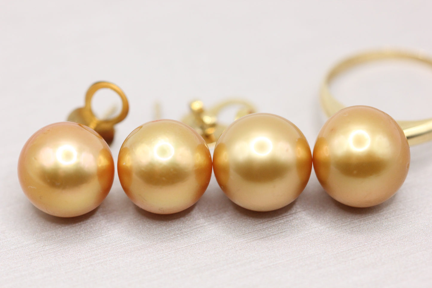 Gold south sea pearls
