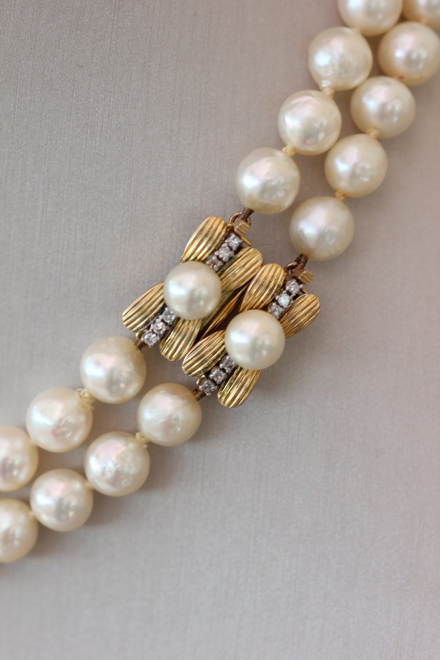 Pearl chocker and sautoir in one