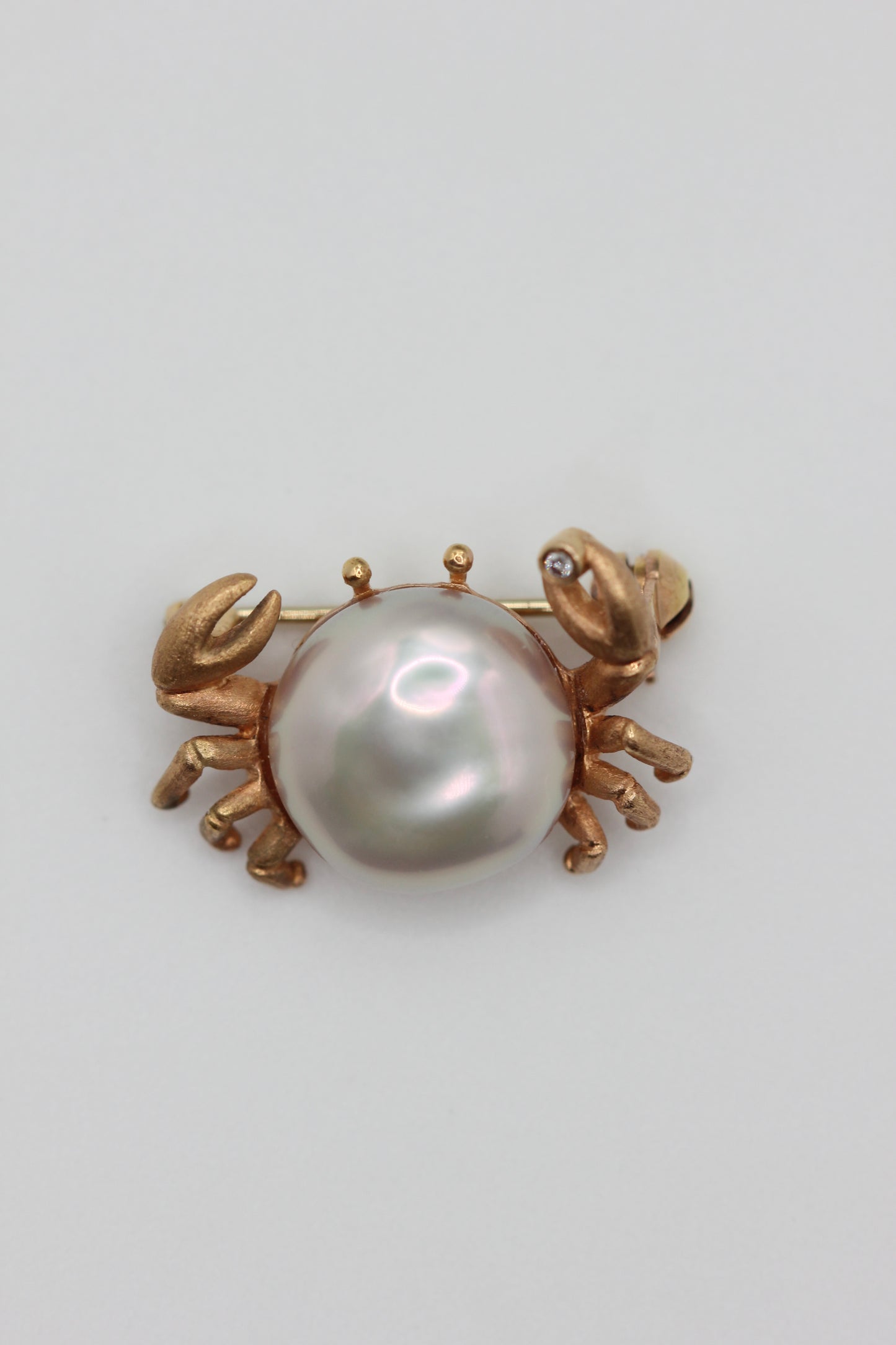 Crab brooch