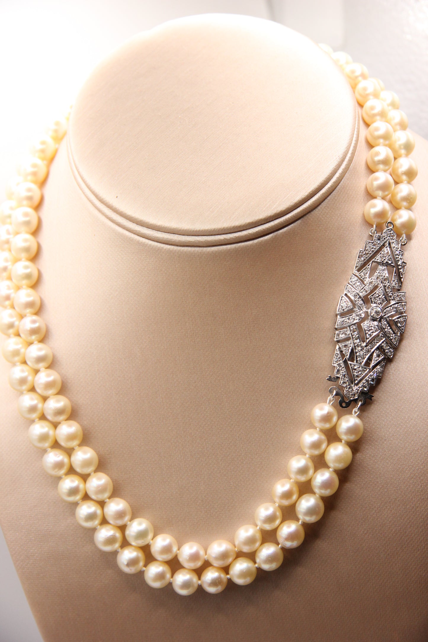 Art Deco Two-Strand Cream Pearl Necklace with Ornate Diamond Clasp