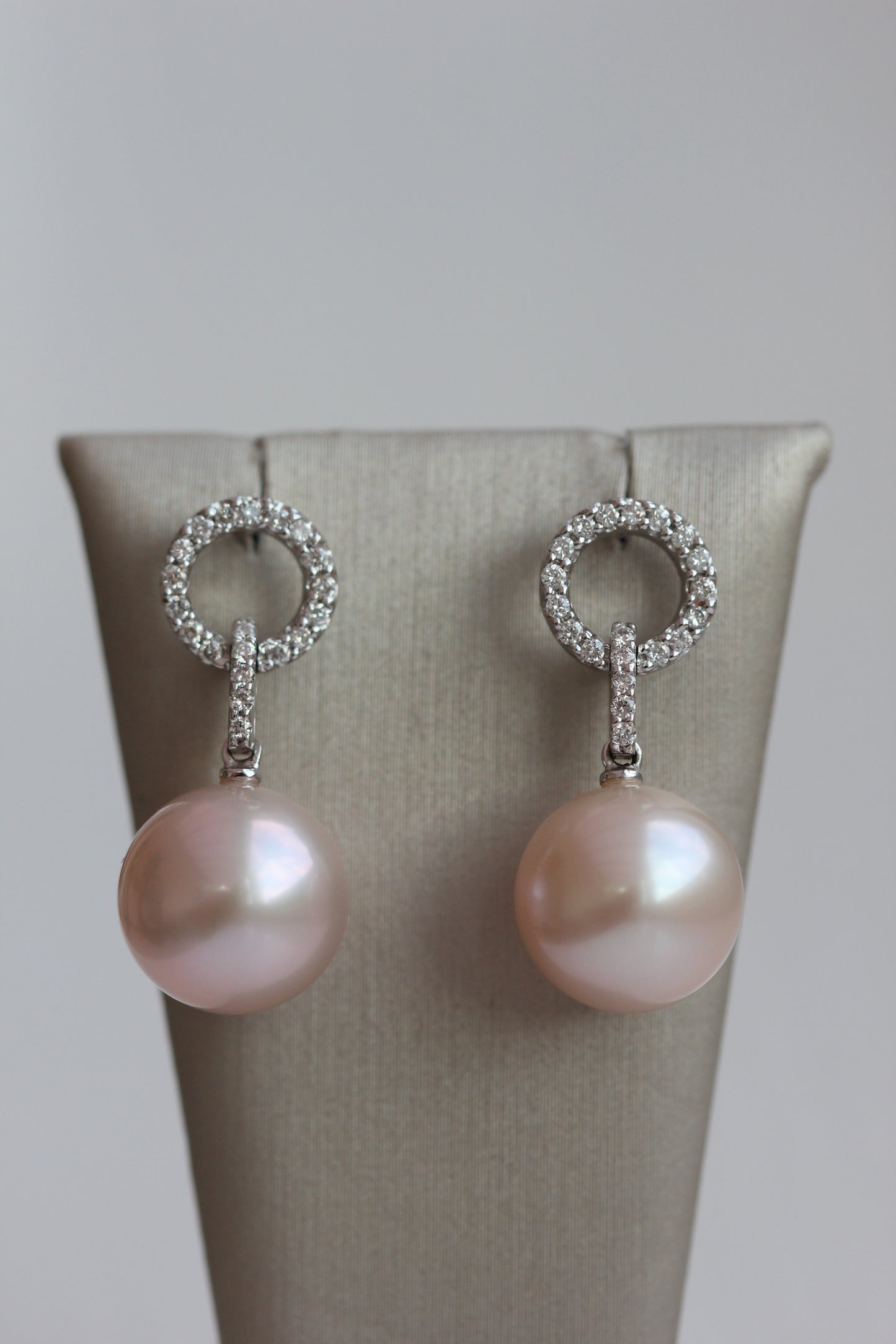 Pearl and diamond drop earring