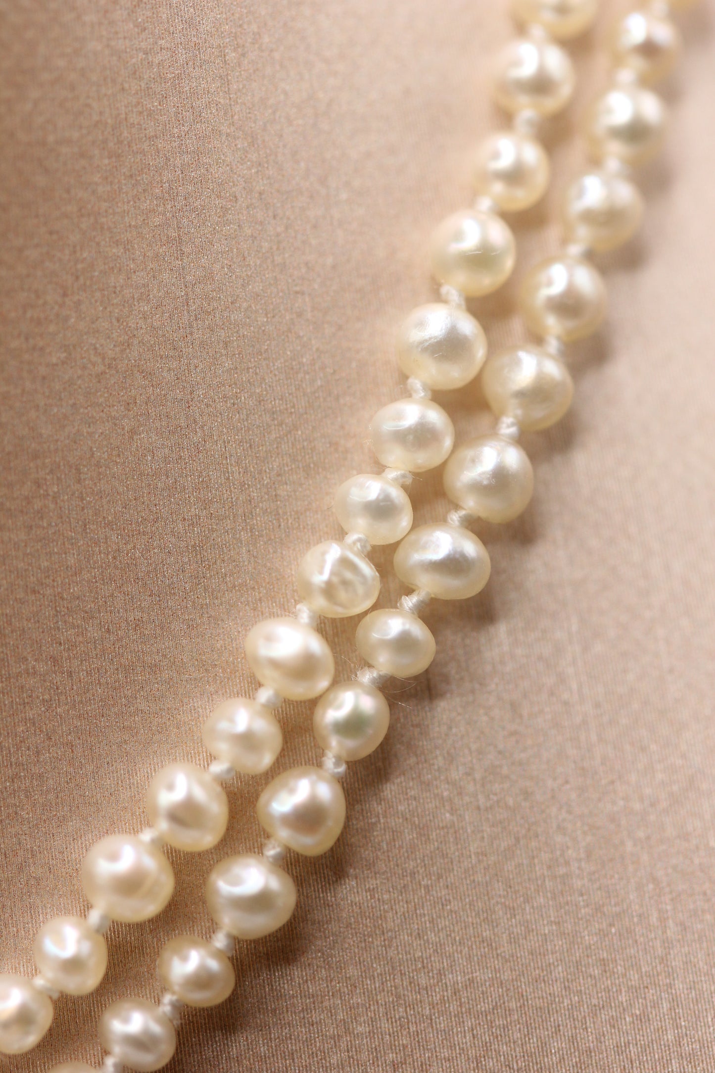 Natural salt water pearl chocker