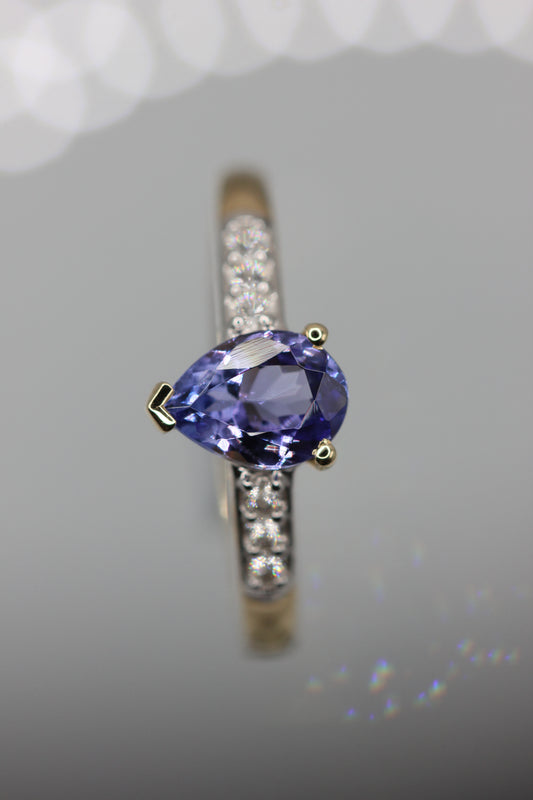 Tanzanite and topaz ring