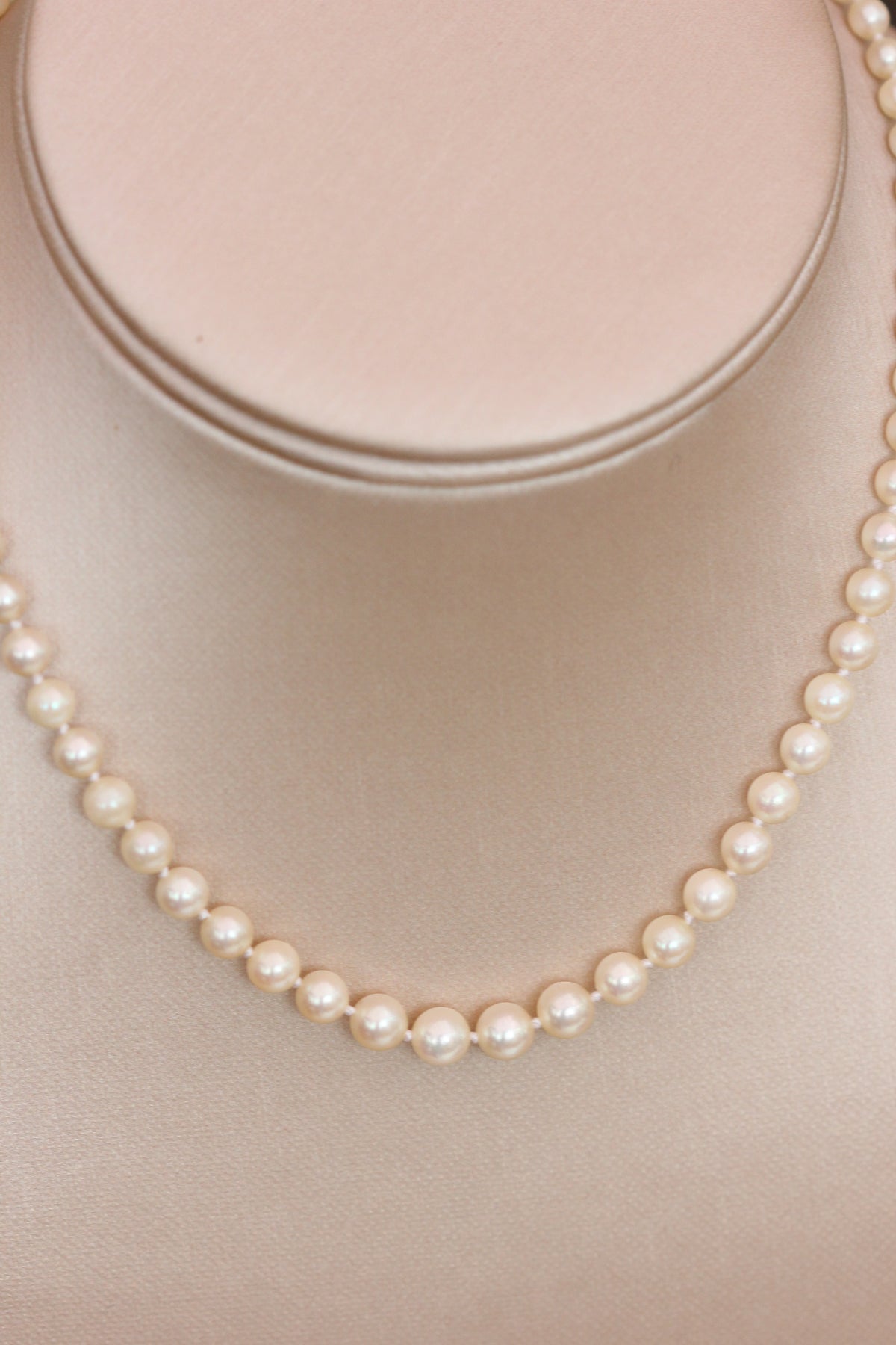 Pearl choker