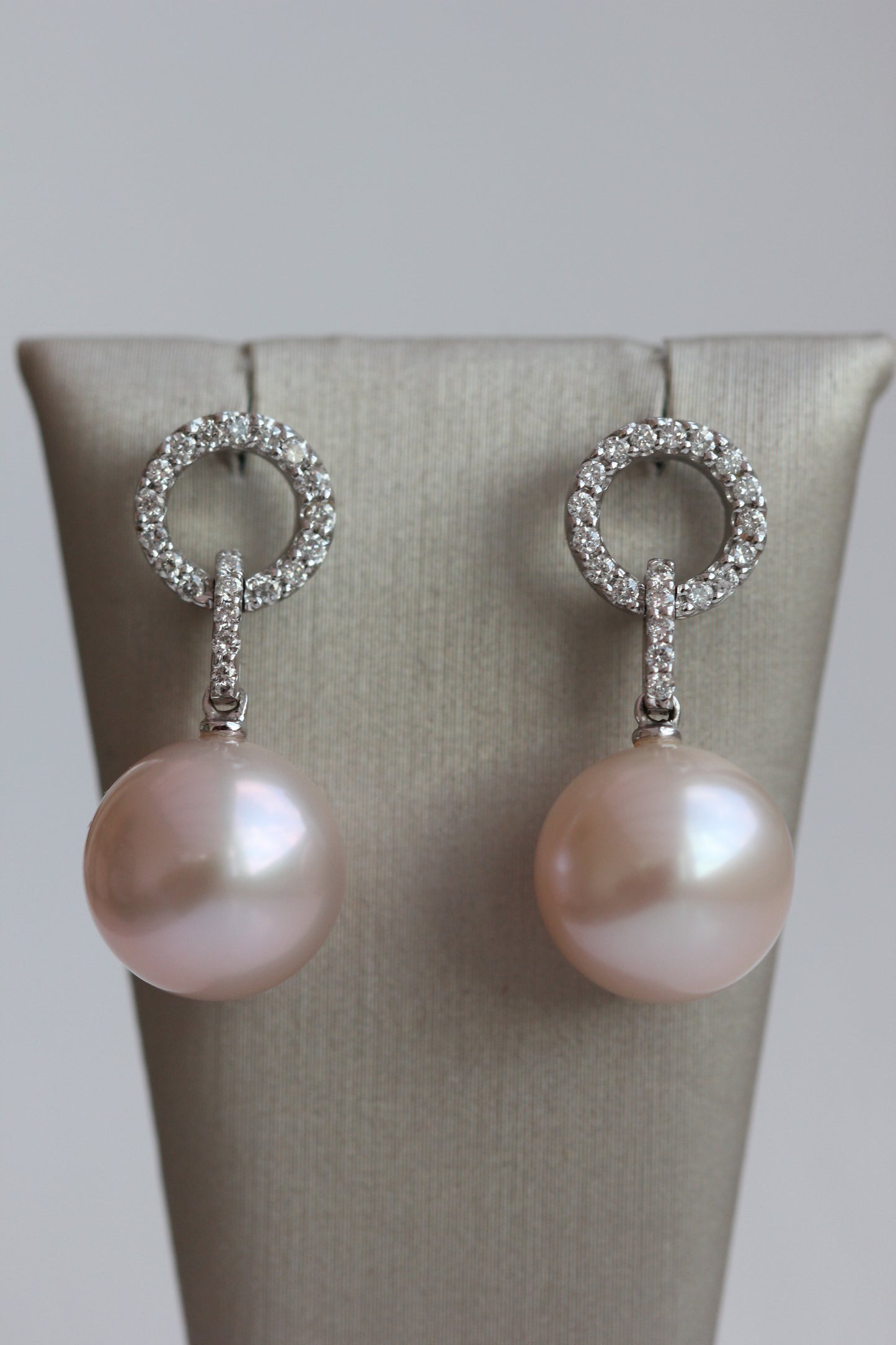 Pearl and diamond drop earring