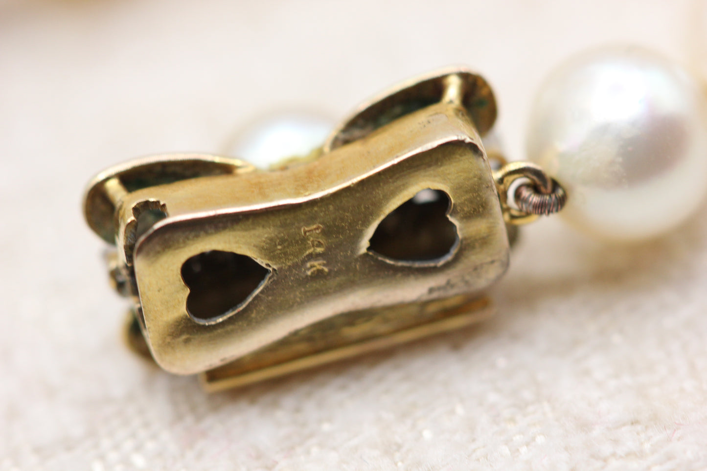 Pearl chocker and sautoir in one