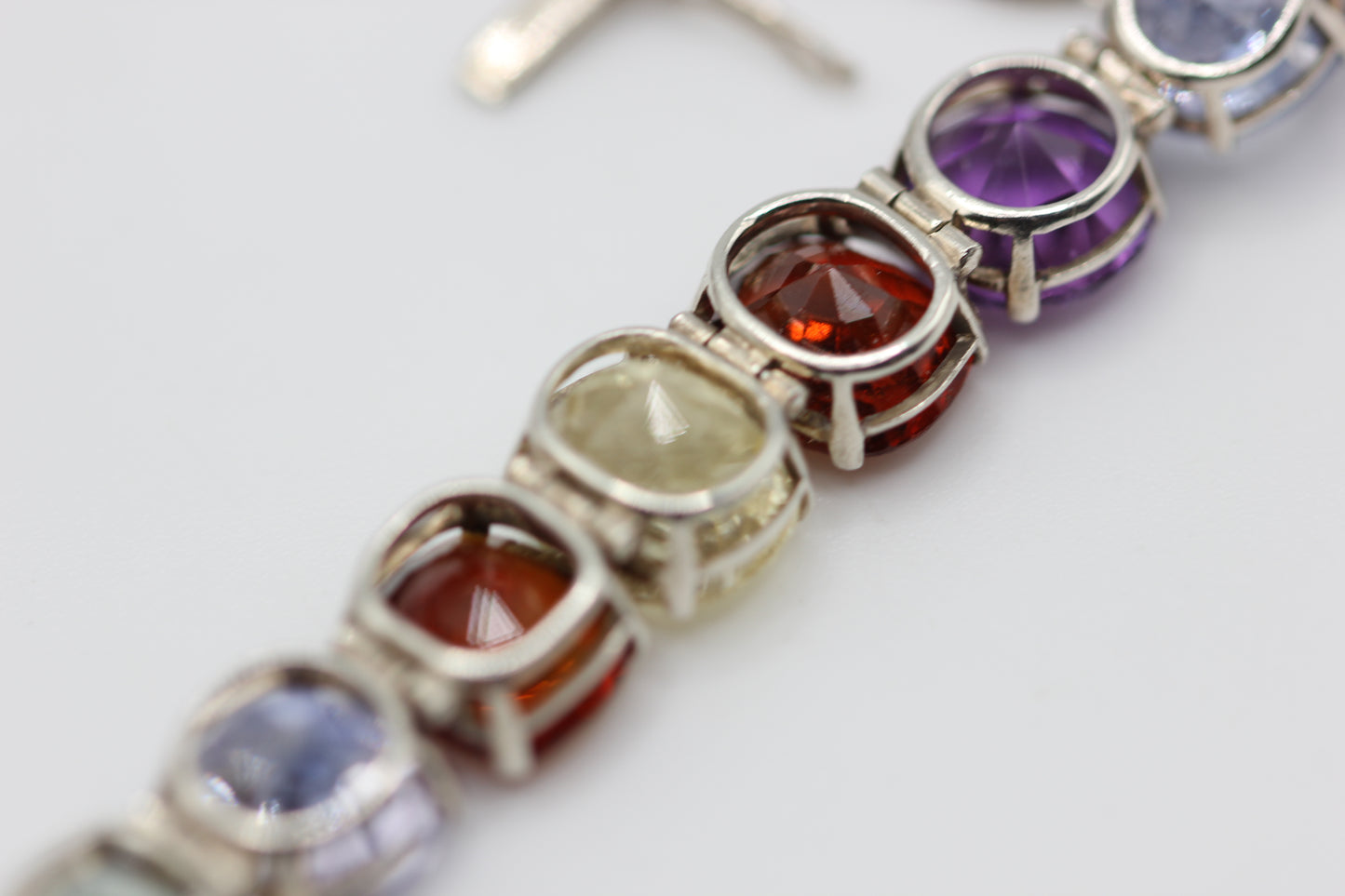Multi-gem bracelet