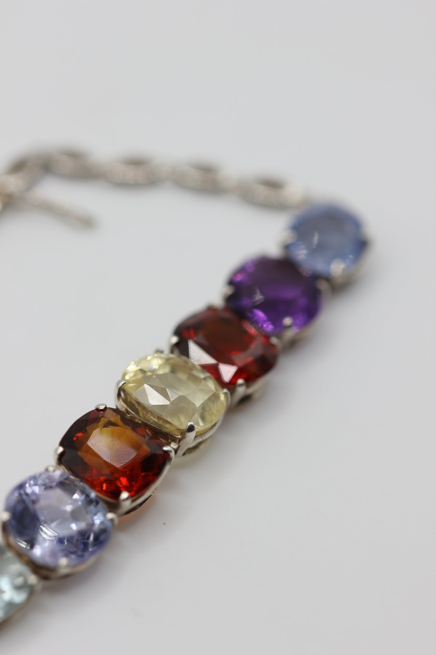 Multi-gem bracelet