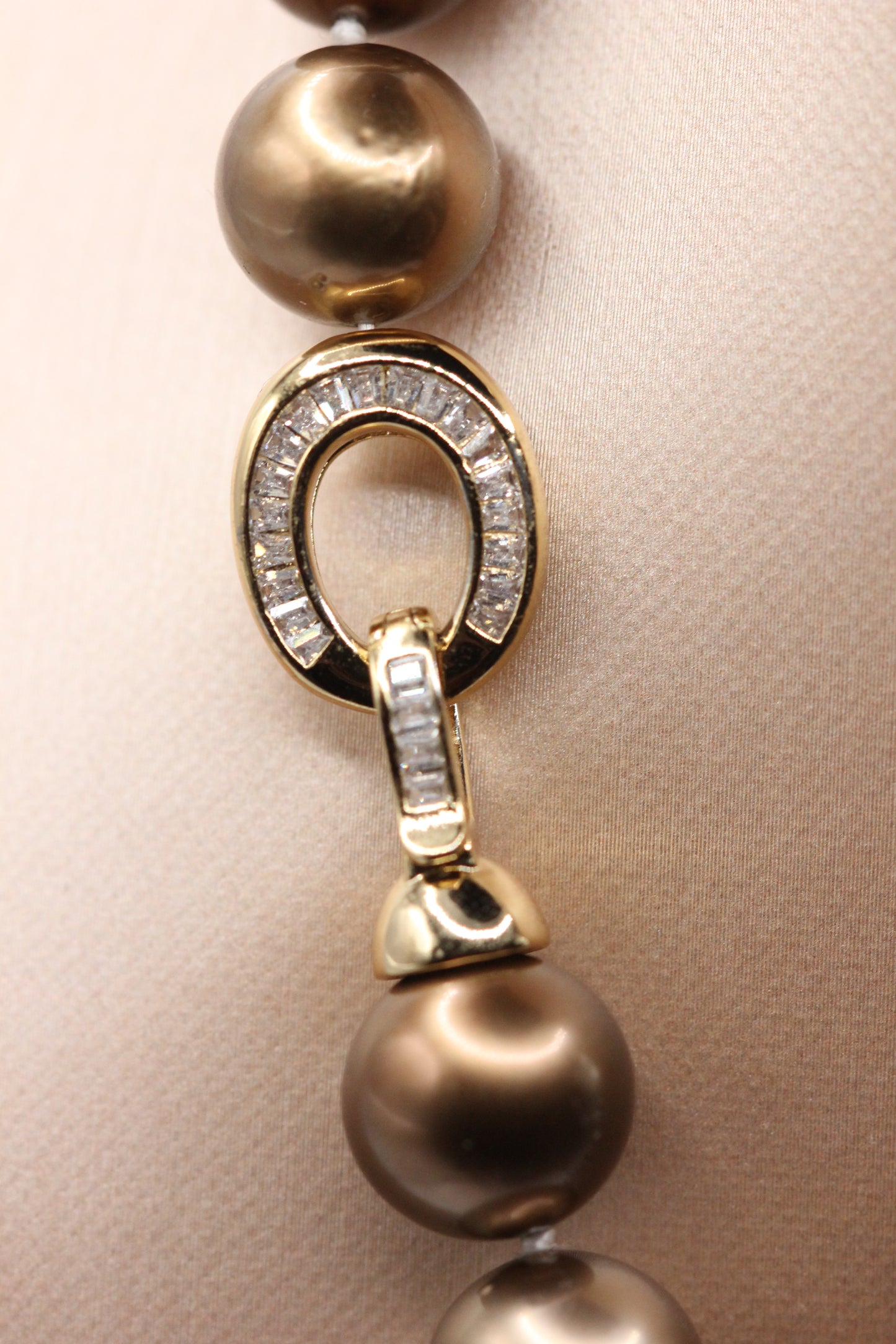 Brown pearl necklace