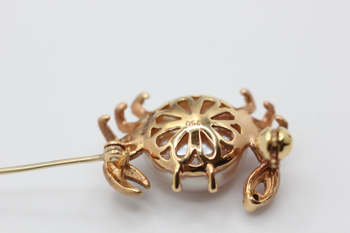 Crab brooch