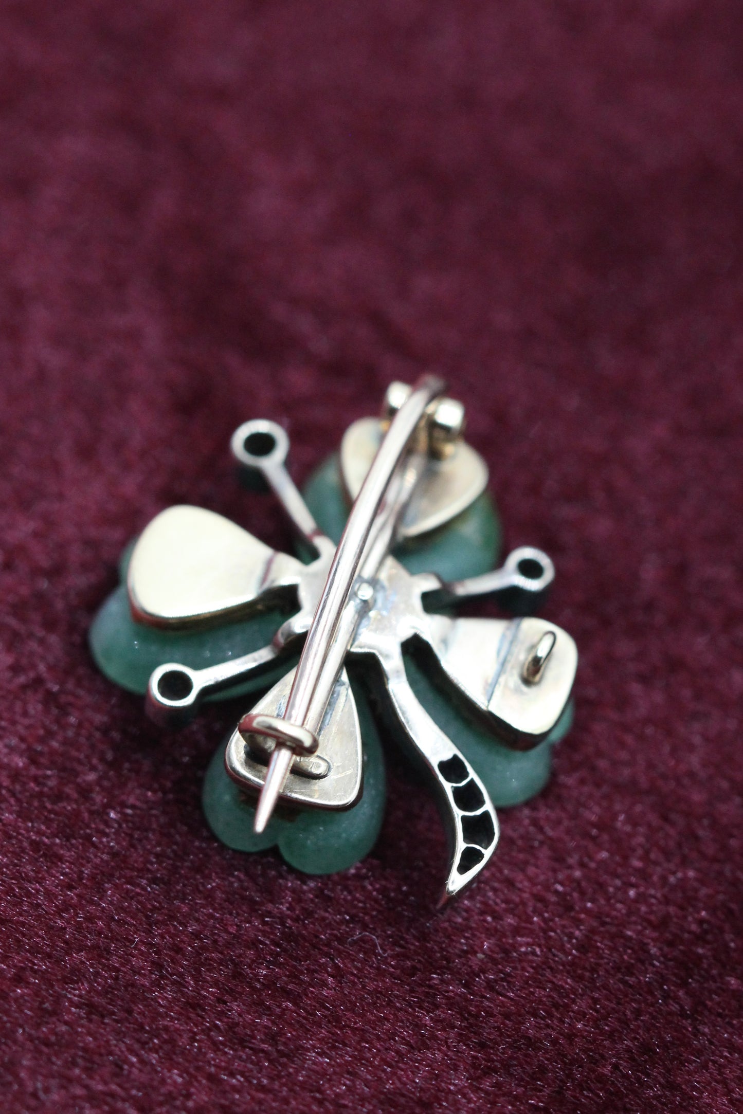 Four leaf clover brooch