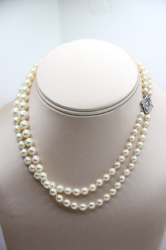 Pearl chocker